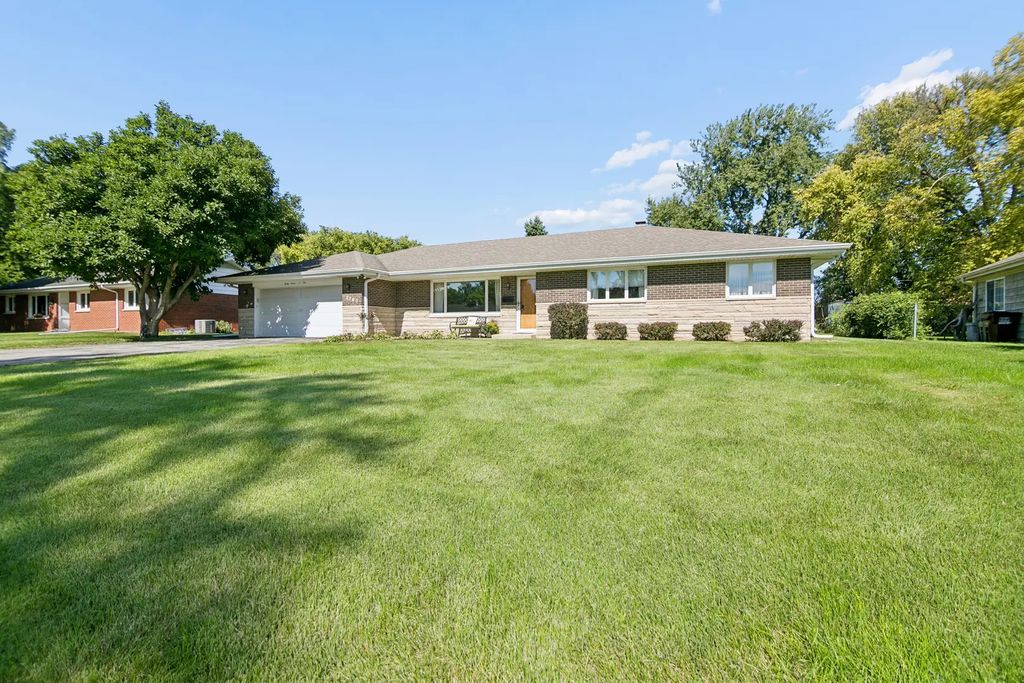 2705 Calmer Drive, Joliet