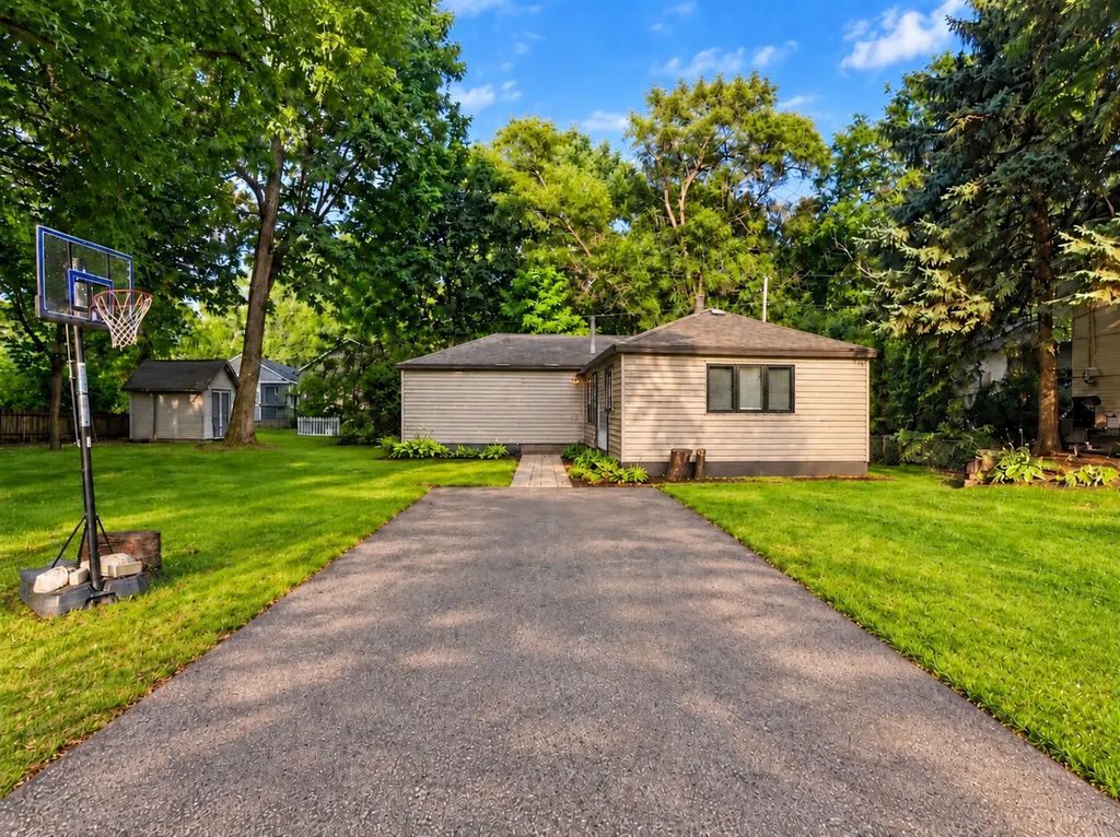 24 John Street, Crystal Lake