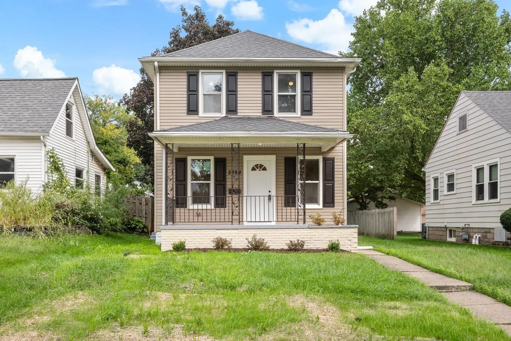 2384 28th Street, Moline