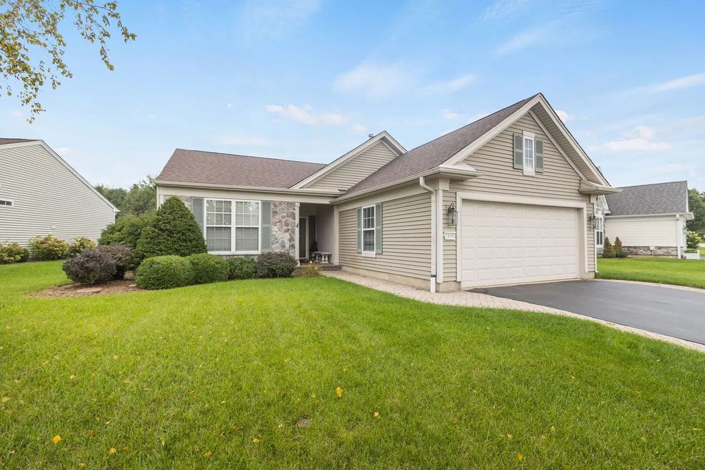 13050 Crestview Drive, Huntley