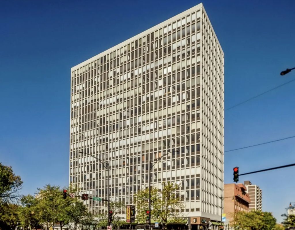 444 W Fullerton Parkway 802, Chicago