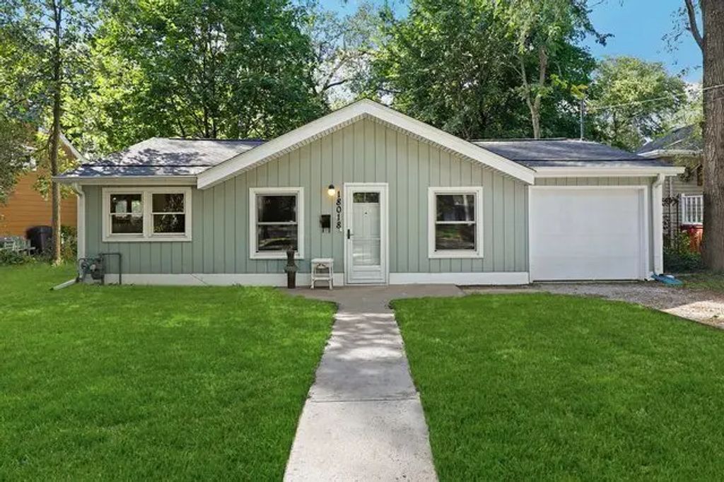 18018 Armitage Court, Homewood