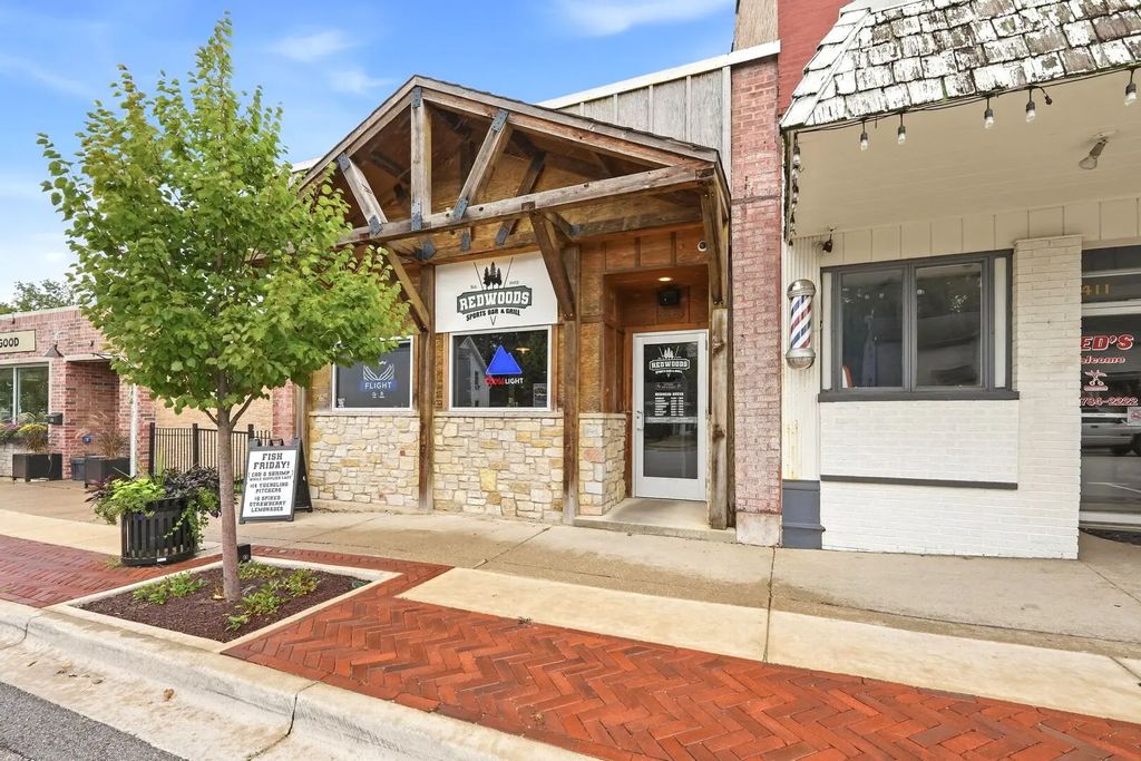 413 W Main Street, Genoa