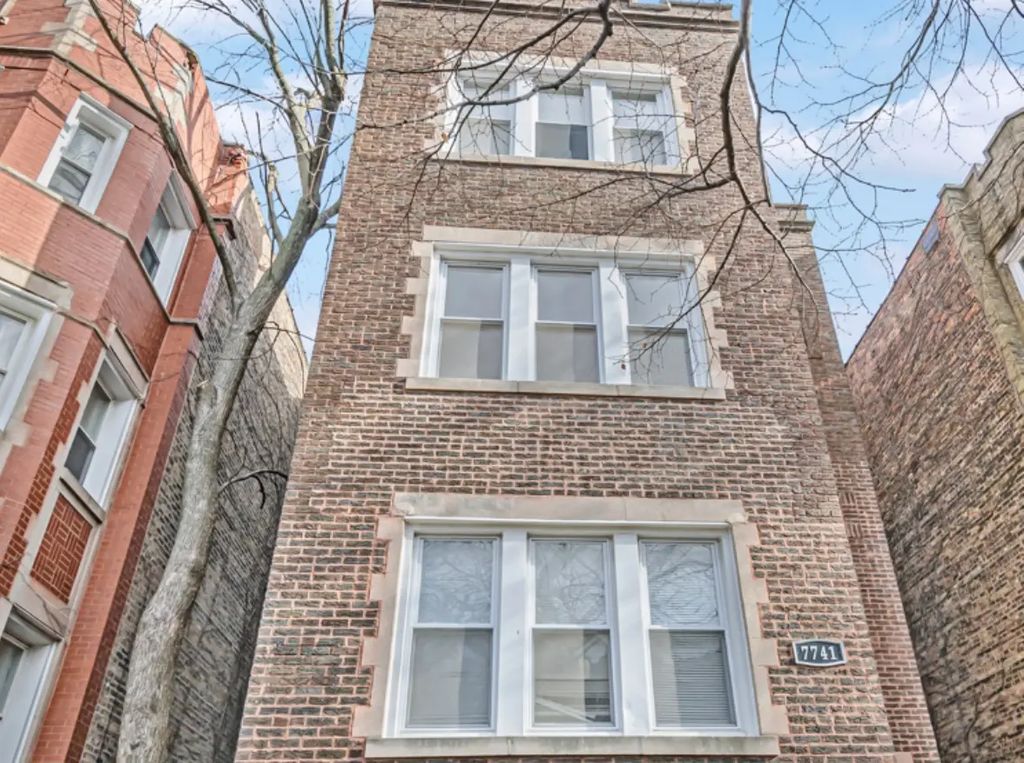 7741 S Yates Boulevard 3, Chicago