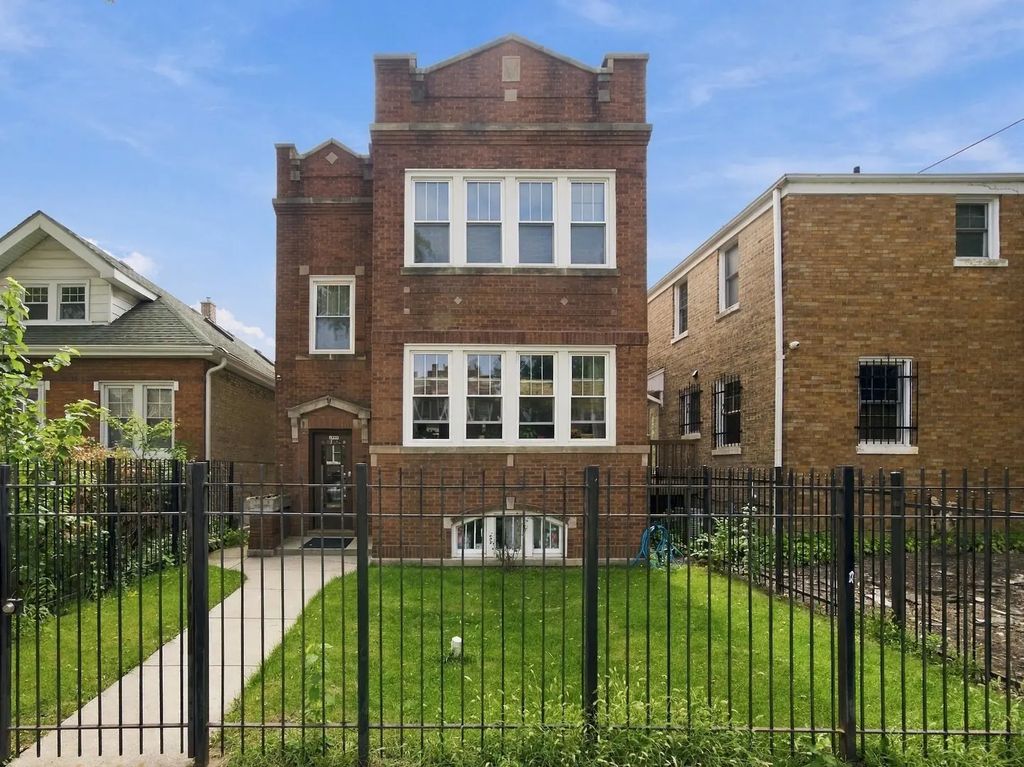 4055 W Nelson Street, Chicago