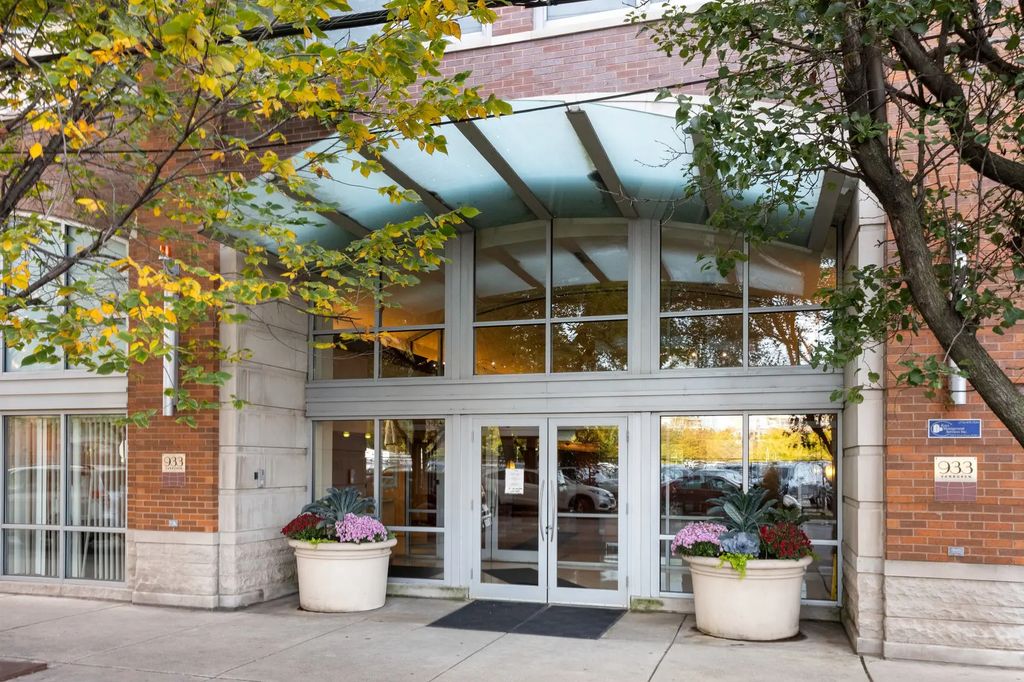 933 W Van Buren Street 803, Chicago
