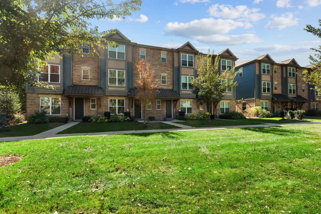 601 Broadway Street 601, Libertyville