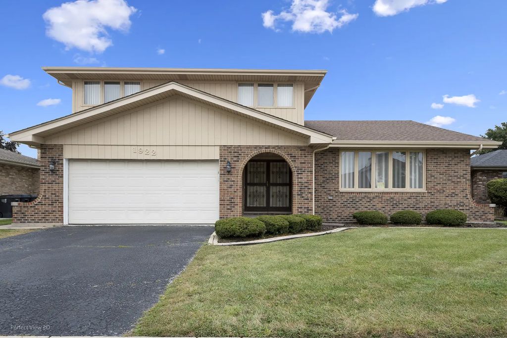 1922 E 173rd Place, South Holland