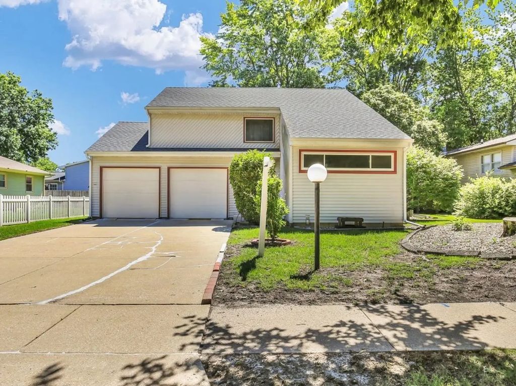 2314 Mulberry Court, Champaign