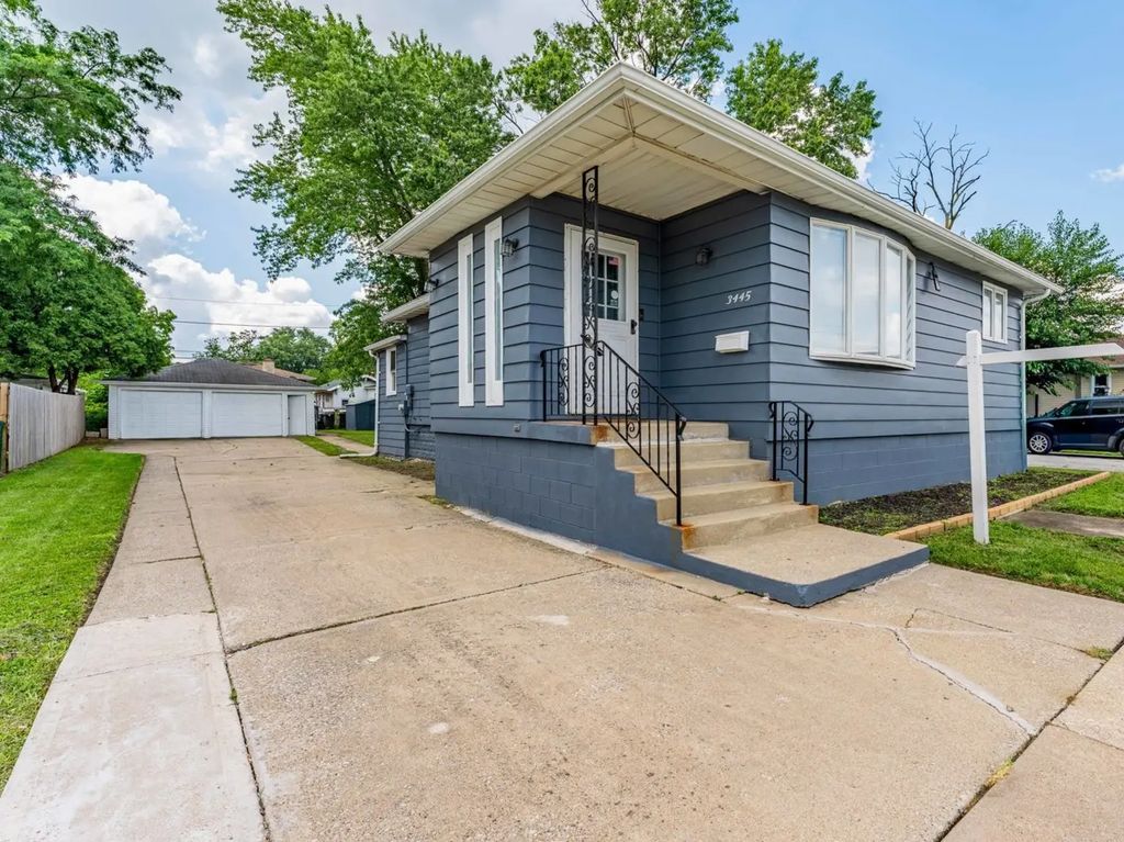 3445 Adams Street, Lansing