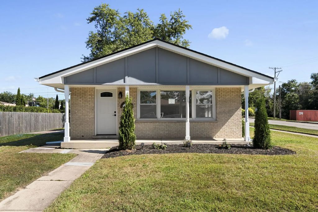 14057 S Hoxie Avenue, Burnham