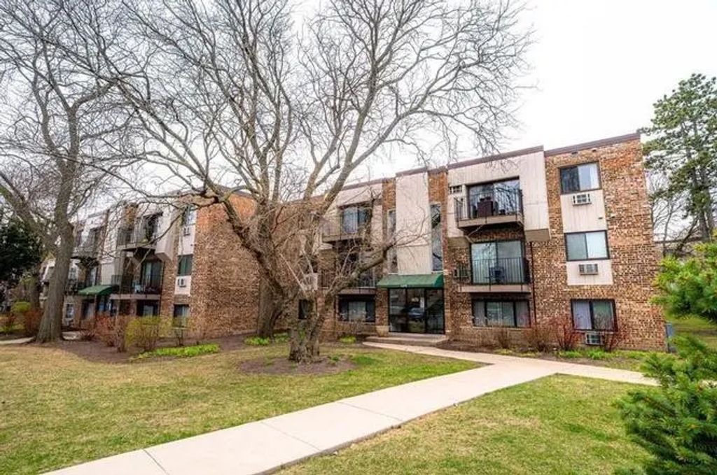 1475 Winslowe Drive 104, Palatine