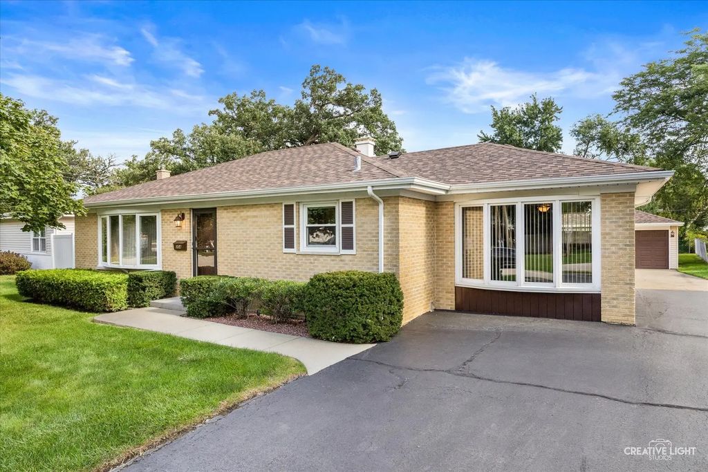 304 Crestwood Drive, Roselle
