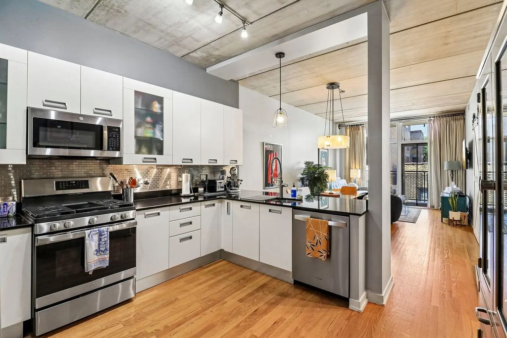 5430 N Sheridan Road 504, Chicago