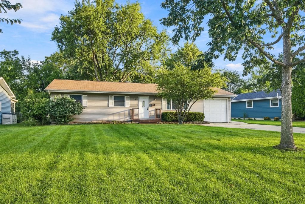 145 Shawnee Drive, Carol Stream