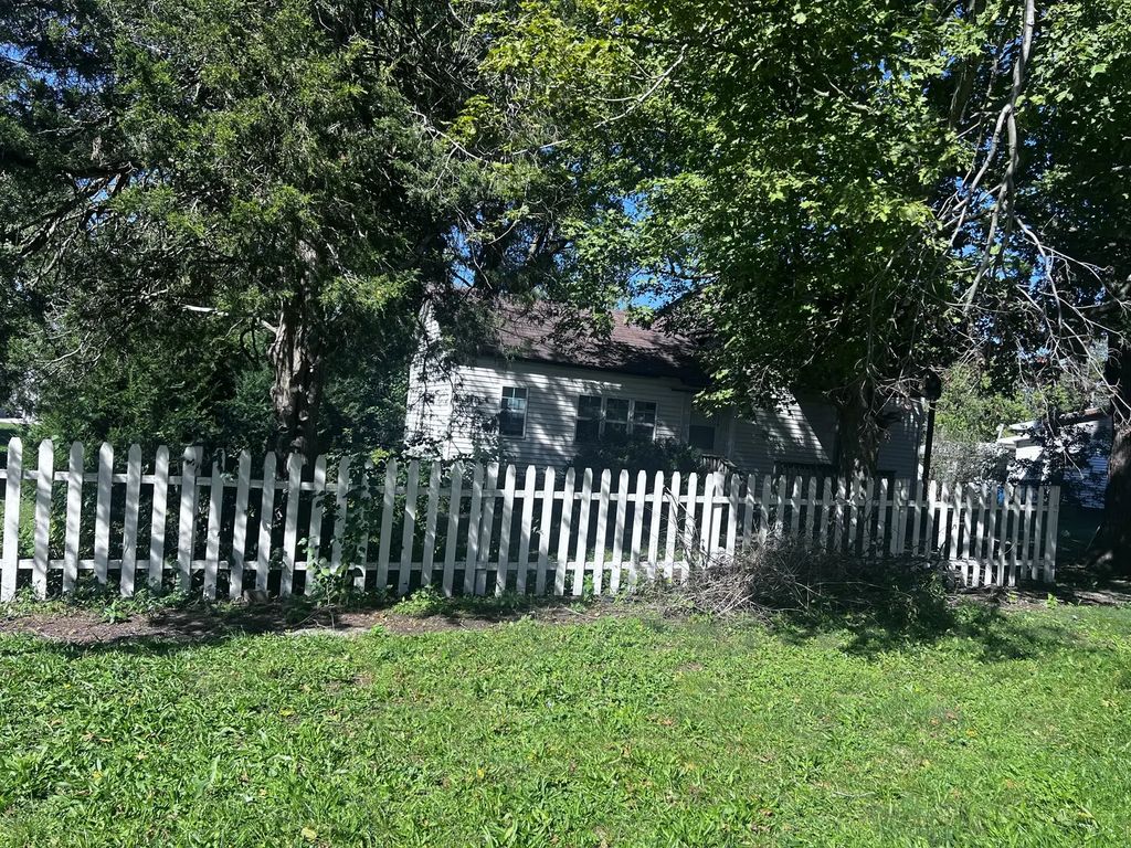 208 S Elm Street, Loda