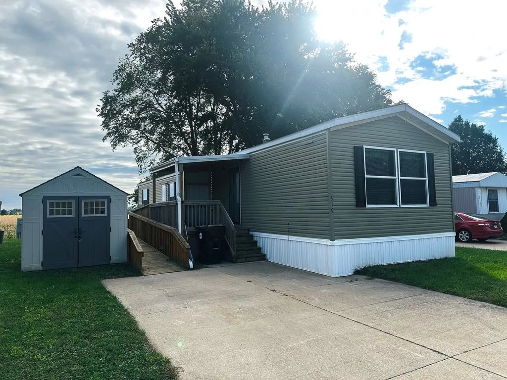 319 Macadamia Drive, Bloomington
