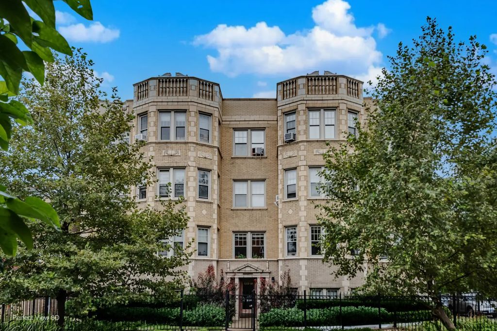 6203 N Oakley Avenue 3, Chicago