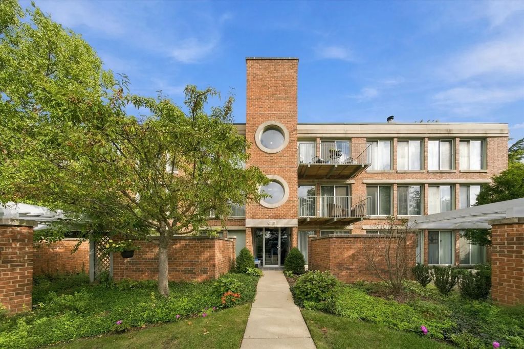 4010 Arbor Lane 203, Northfield