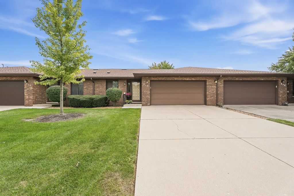 818 Shagbark Road, New Lenox