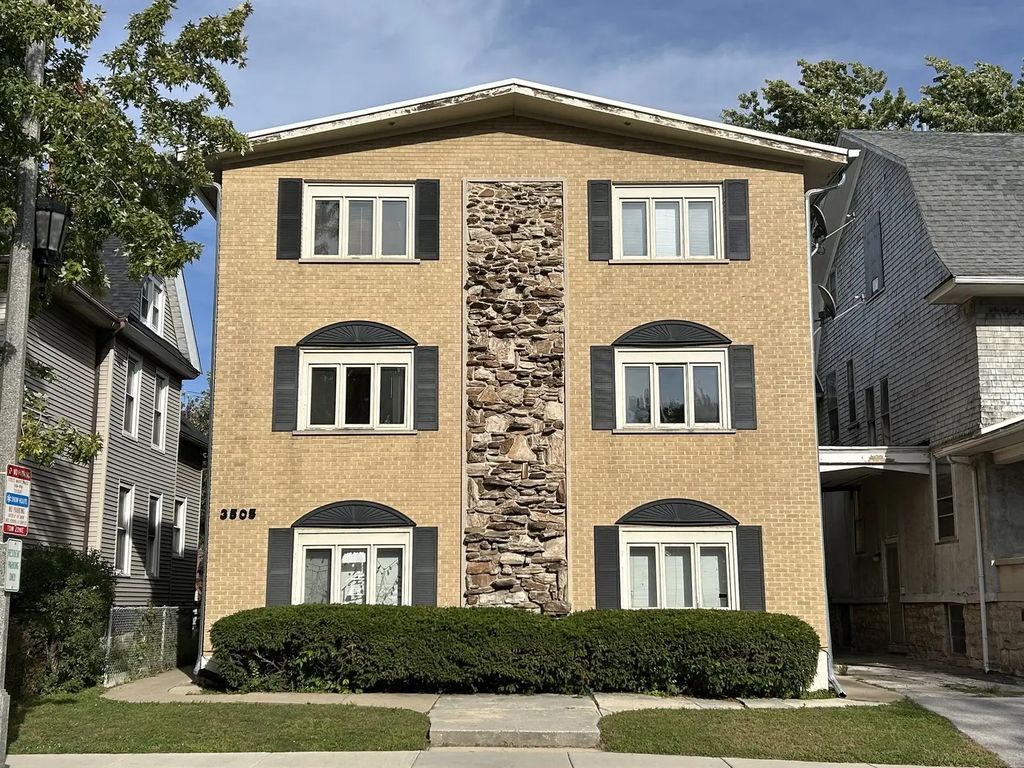 3505 S Oak Park Avenue B1, Berwyn