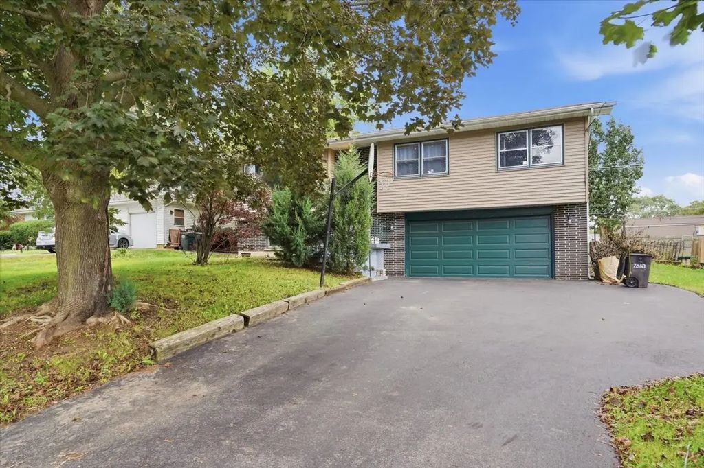 1807 Elmwood Drive, Lindenhurst