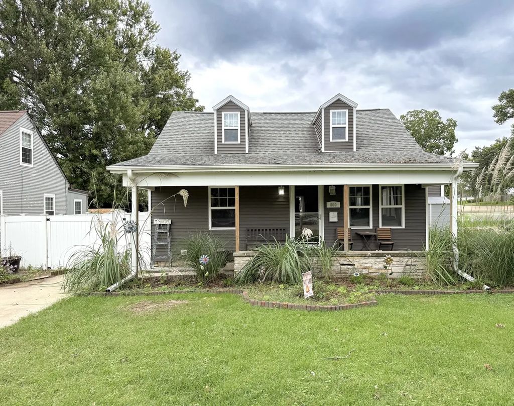 800 E 2nd Street, Rock Falls