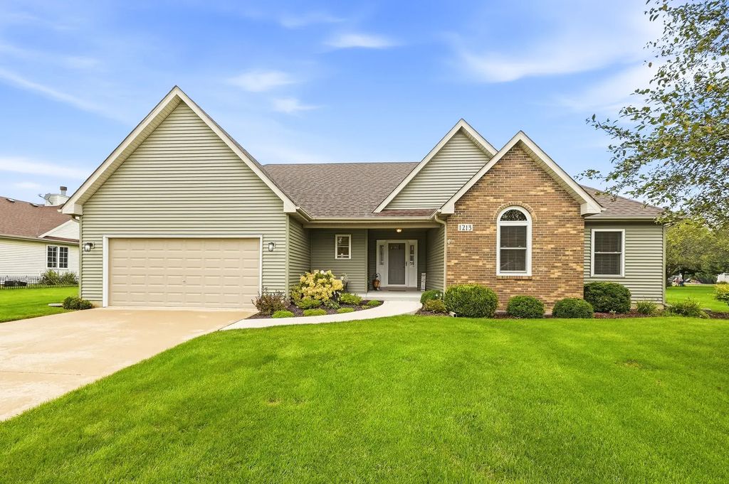 1213 Kramer Lane, Sandwich