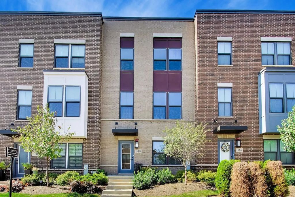 318 S Elm Street 318, Mount Prospect