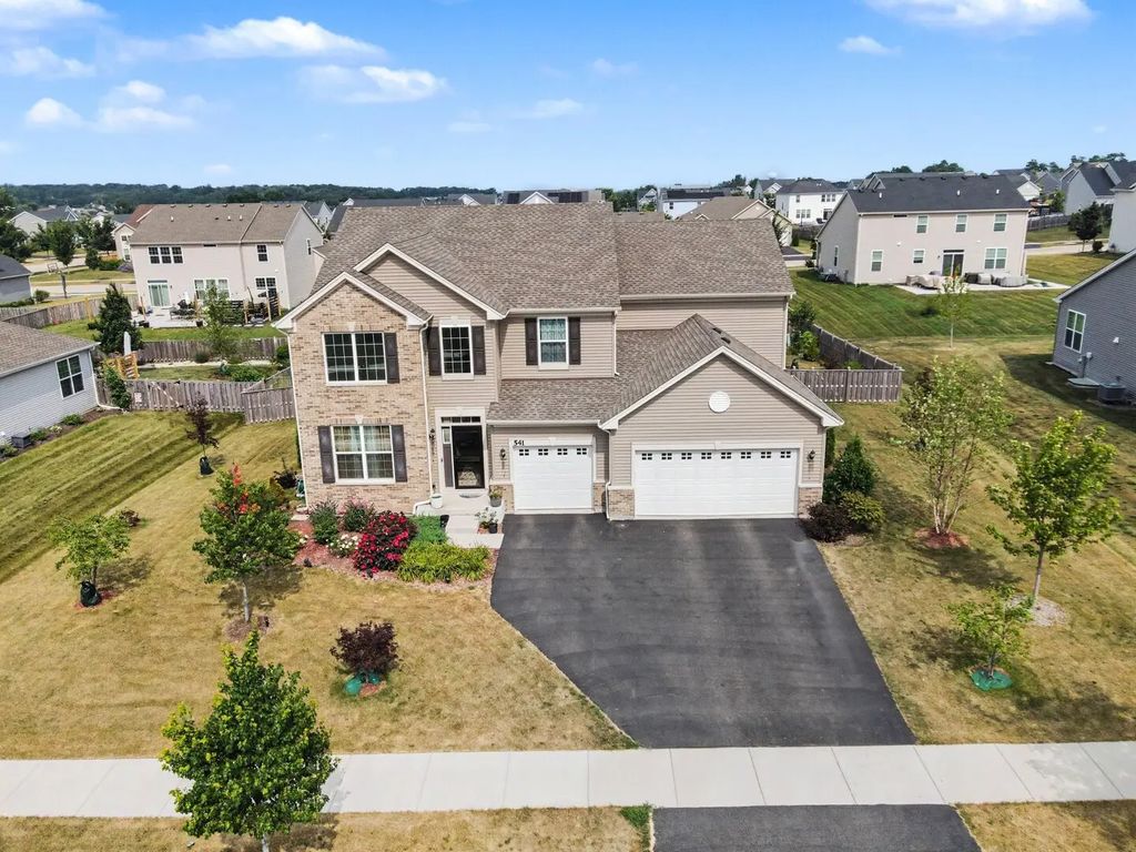 541 Ashworth Lane, Yorkville
