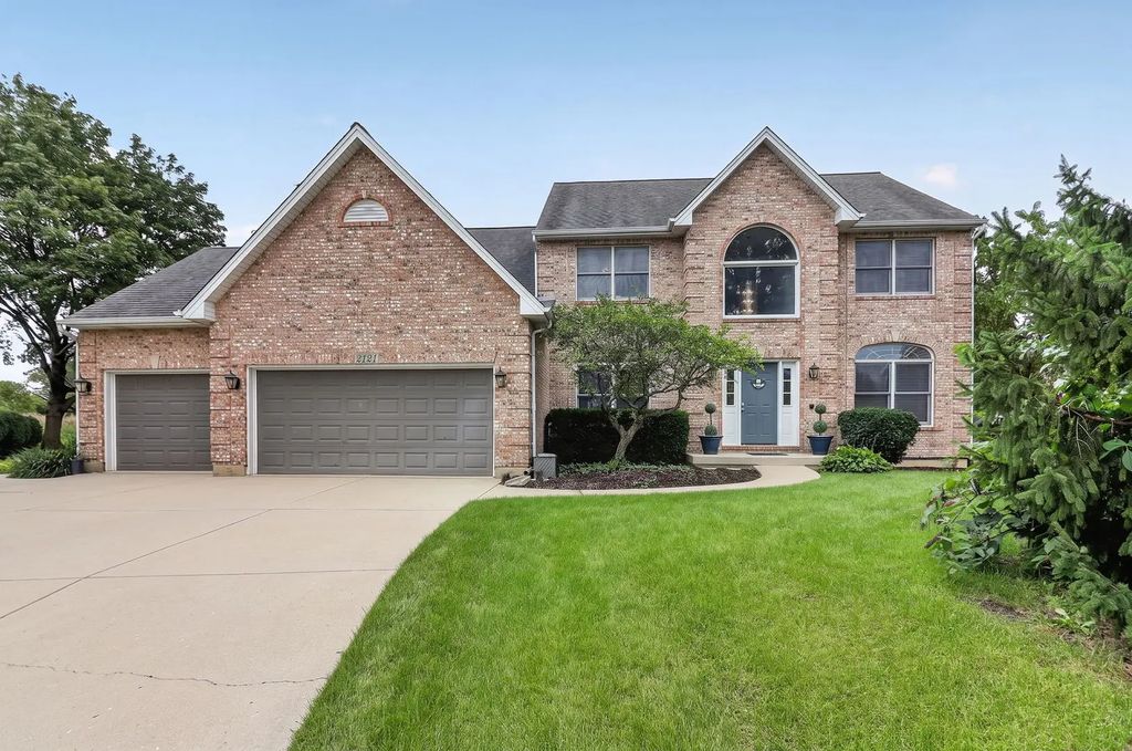 2121 Burnham Court, Algonquin