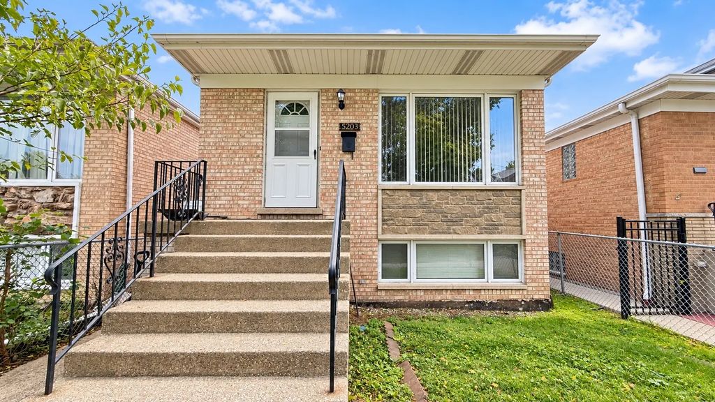 5203 W Carmen Avenue, Chicago