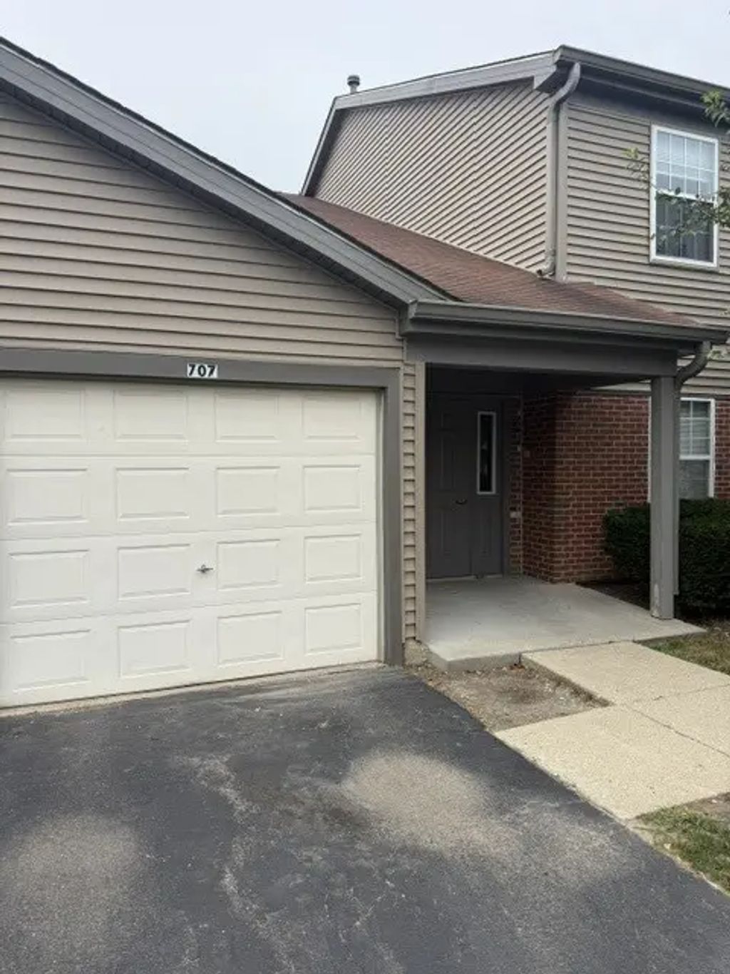 707 E Whispering Oaks Drive, Palatine