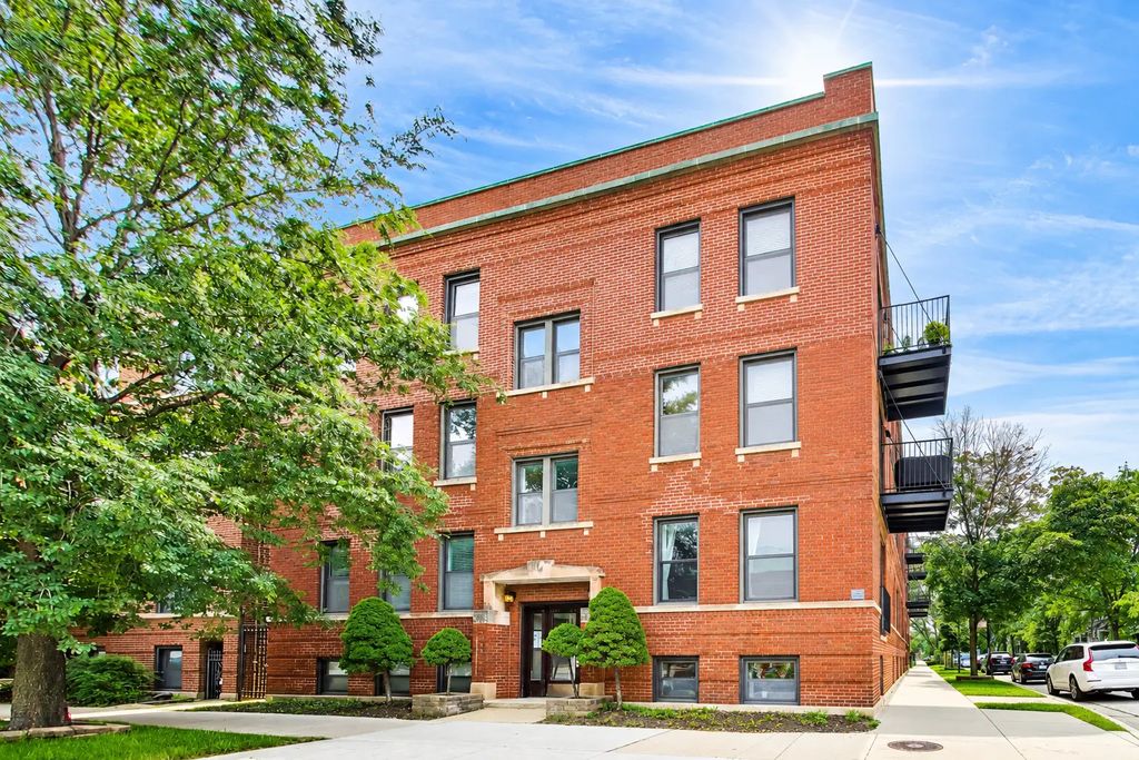 1659 W Addison Street 1, Chicago