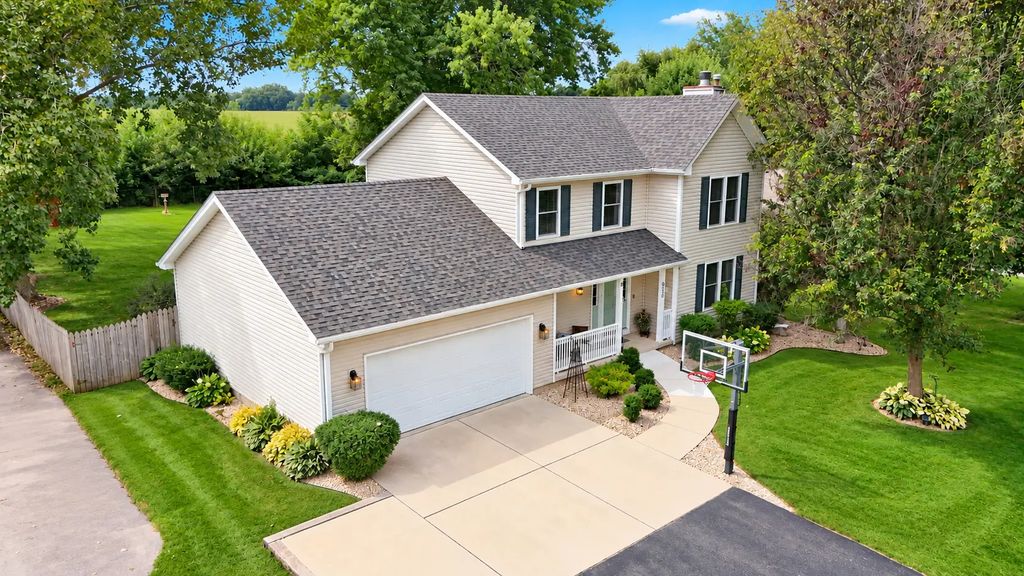 938 Suzy Street, Lake Holiday