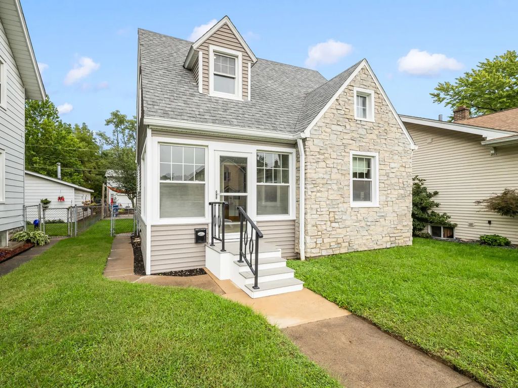 2421 14th Avenue, Moline