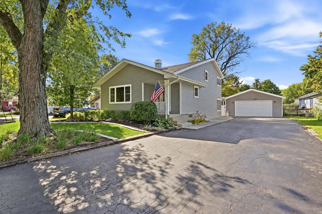 709 S Cedar Road, New Lenox