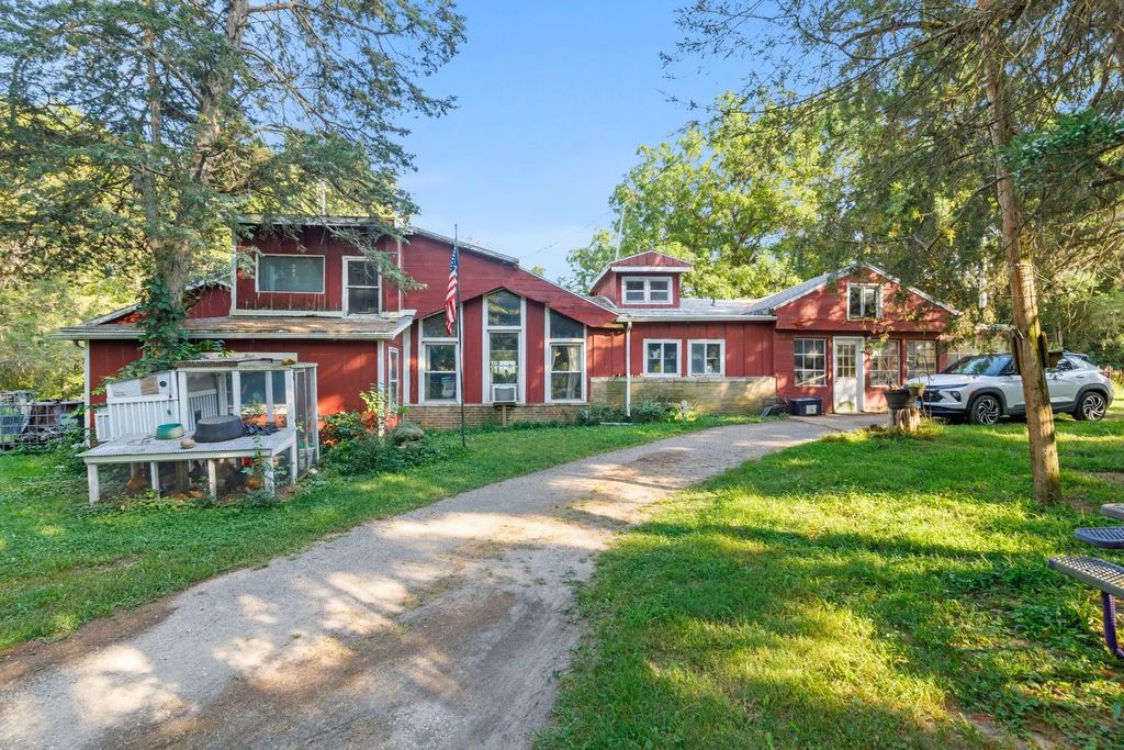 3764 E 2059 Road, Serena