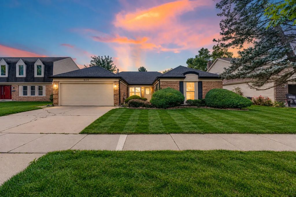 620 Cobblestone Lane, Buffalo Grove