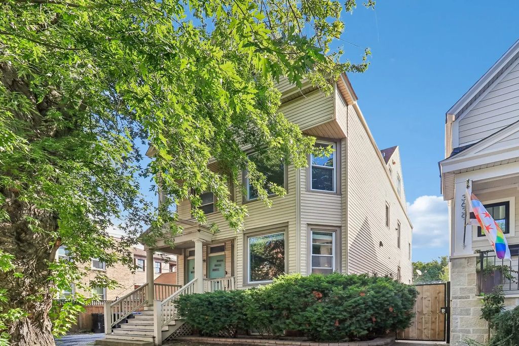 3643 N Hoyne Avenue 2, Chicago