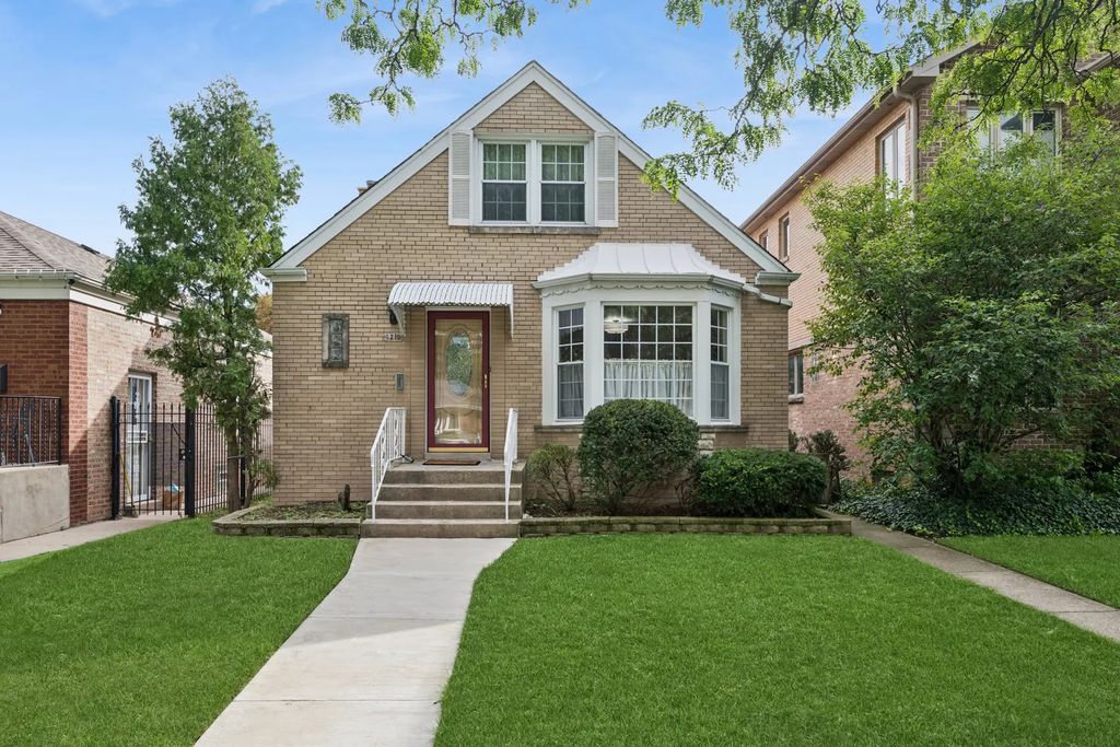6219 N Kedvale Avenue, Chicago