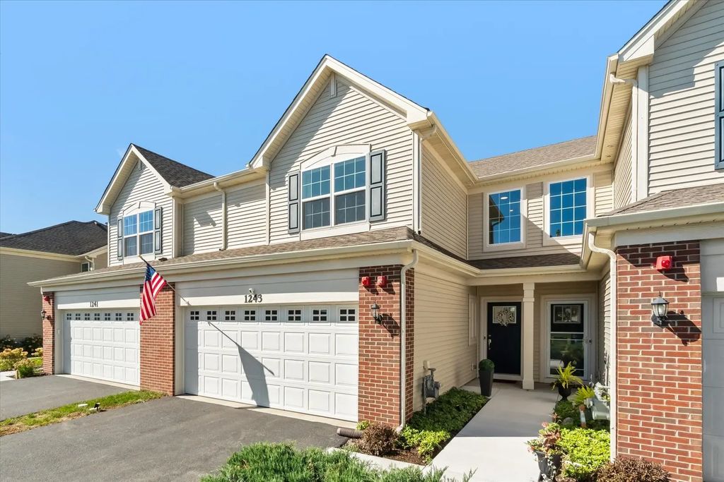 1243 Hawk Hollow Drive, Yorkville
