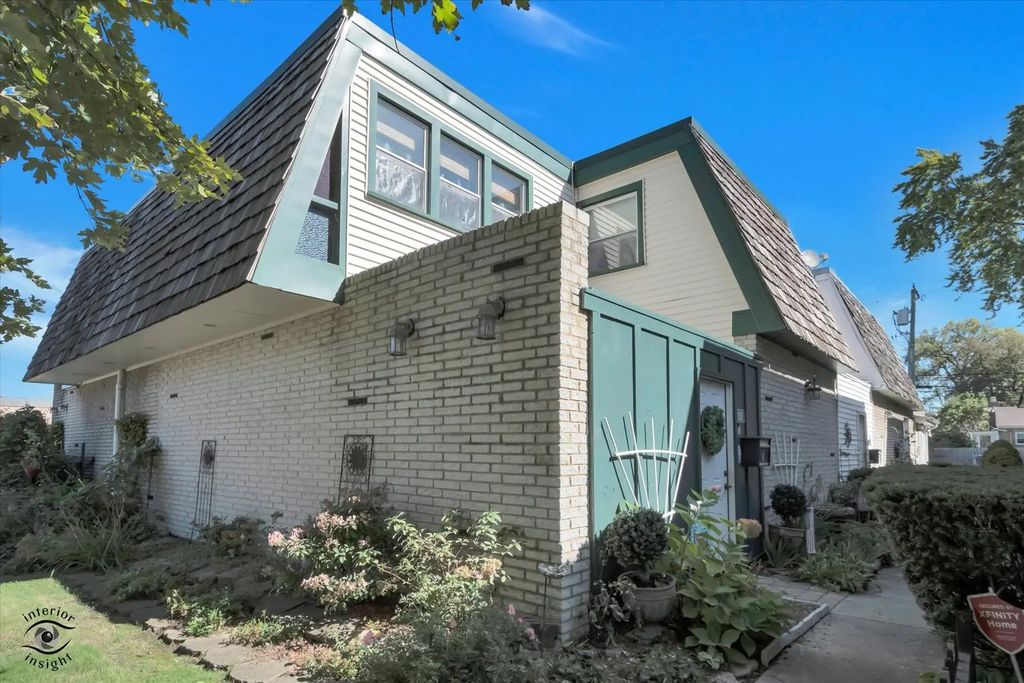9201 S Kedzie Avenue 4, Evergreen Park