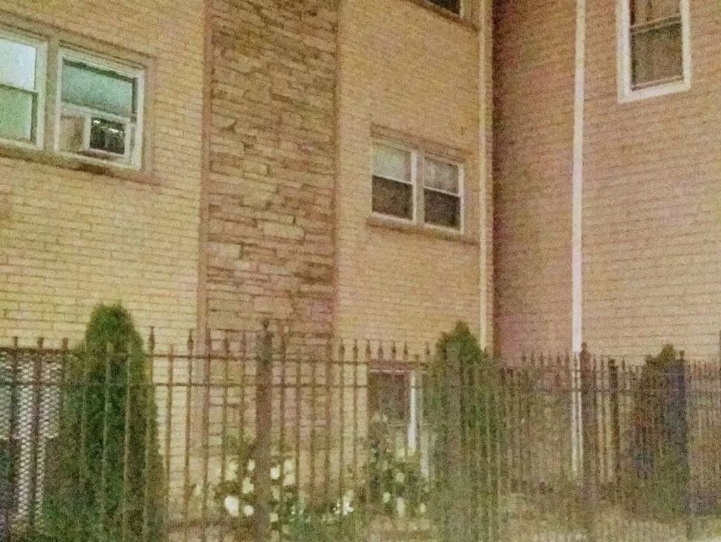 5916 W Fullerton Avenue 2r, Chicago