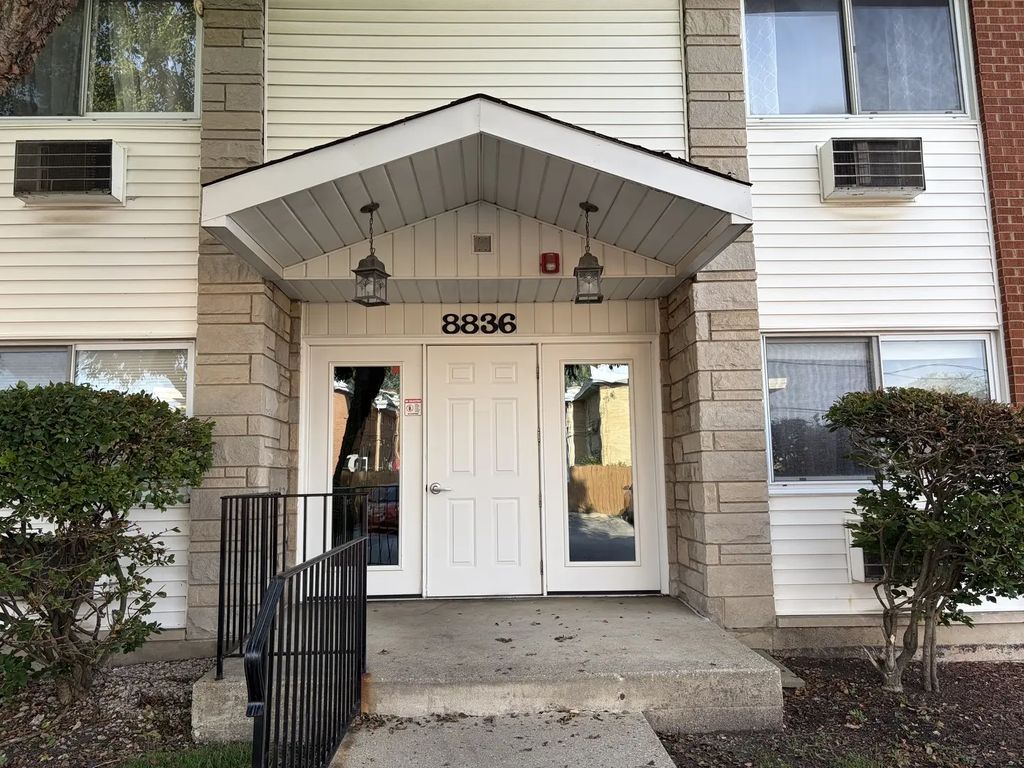 8836 N Western Avenue 207g, Des Plaines
