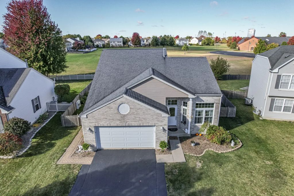 2107 Ashbrook Court, Plainfield