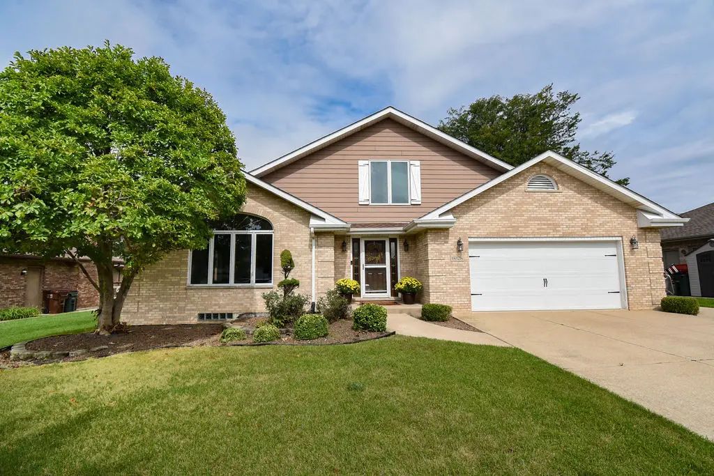 6928 154th Place, Oak Forest