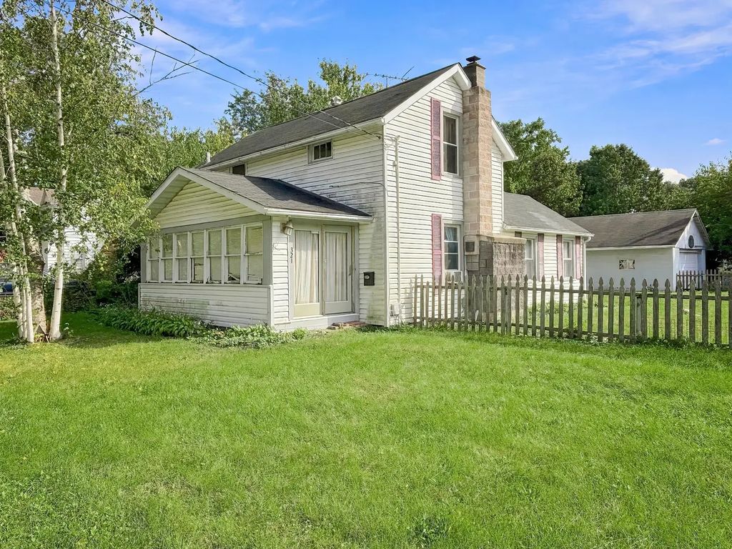 321 N Cottage Street, Rockton