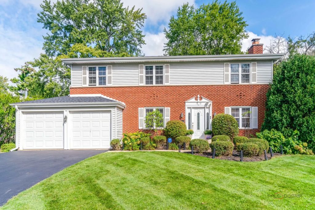 1118 Gordon Terrace, Deerfield