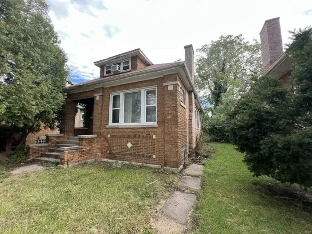 8253 S Kimbark Avenue, Chicago